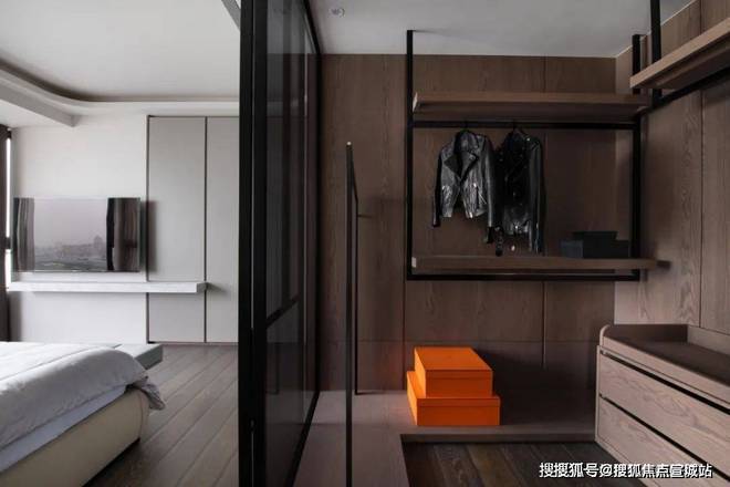 桥C位前湾壹号售楼处发布：一席尽奢藏”AG真人游戏地址®前湾壹号售楼处 虹(图12)