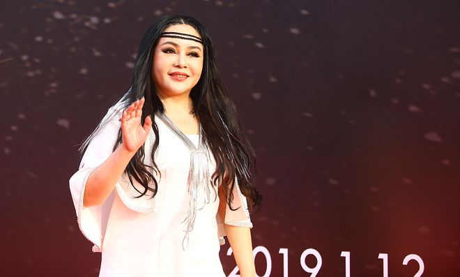 因病去世上个月刚抱孙子AG真人62岁千百惠(图2)